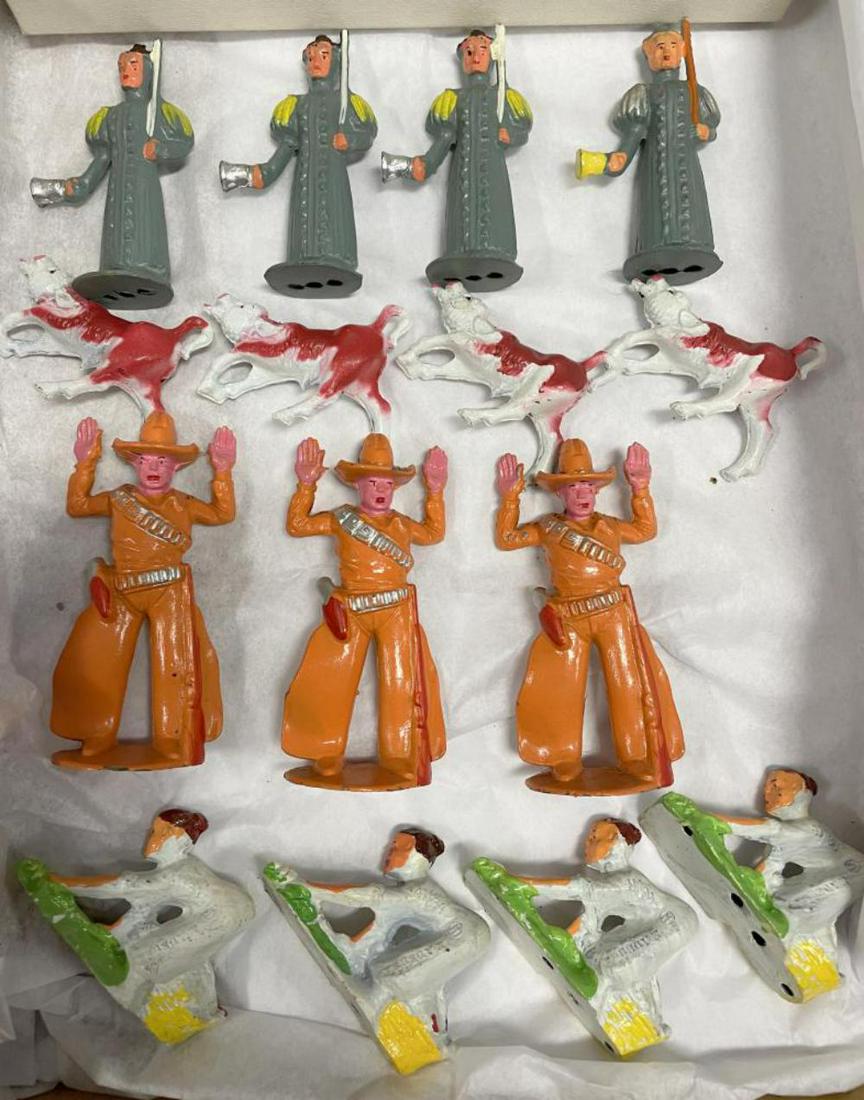 15 Manoil Dimestore Figures (1 of 3)