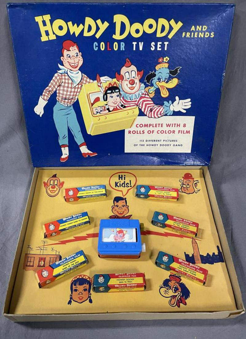Unusual 1954 Boxed Howdy Doody Color TV Set (1 of 3)