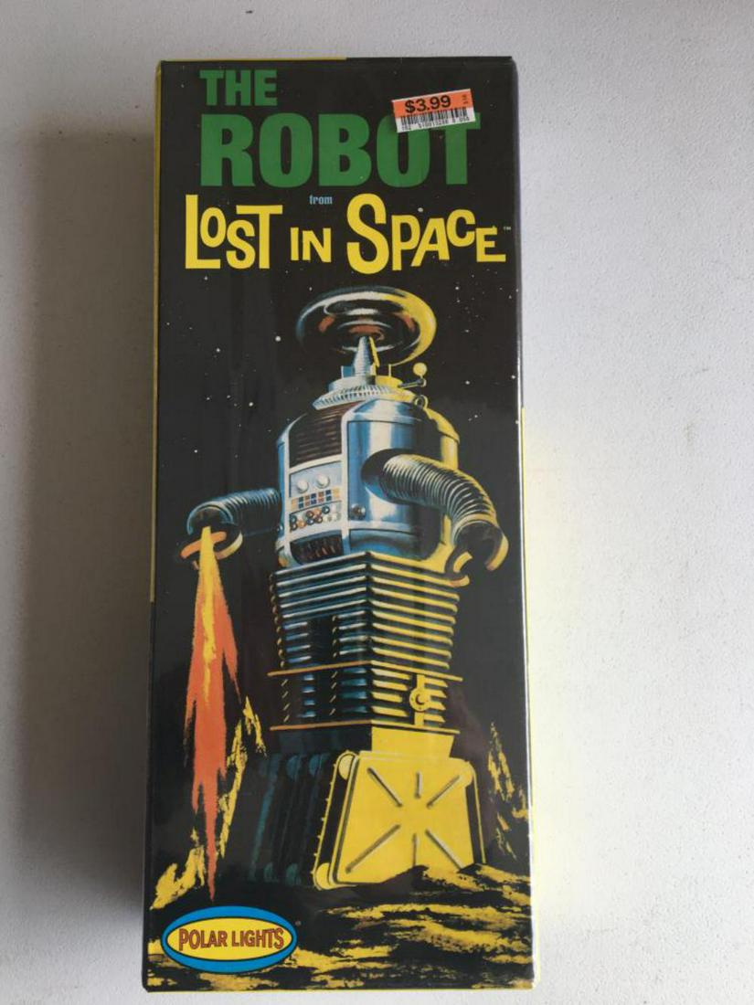 Boxed Aurora Lost In Space Robot No. 418 Model Kit