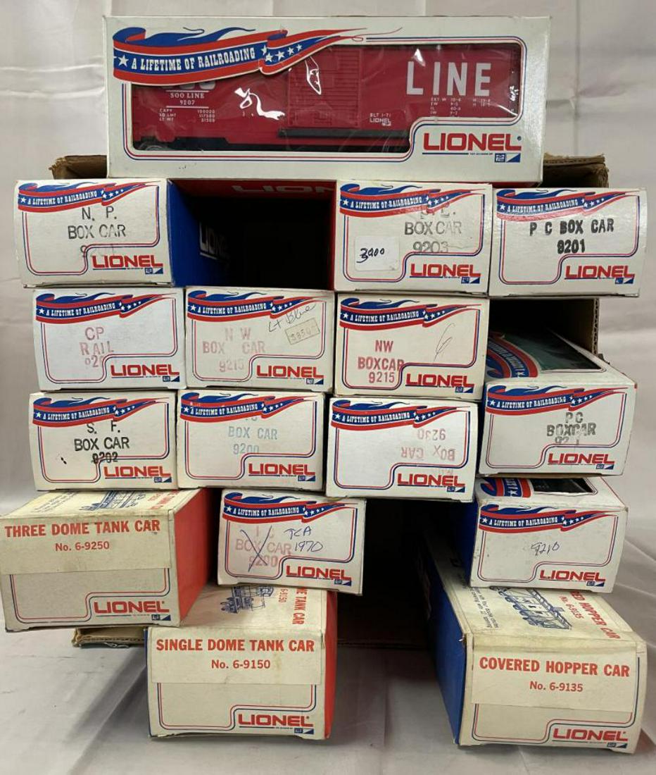 16 Early Lionel MPC Freight Cars (1 of 3)