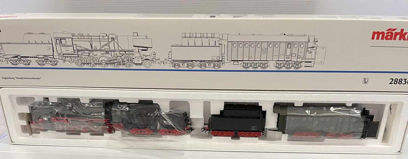 Marklin HO 28830 Steam Locomotive & Rotary Plow (1 of 3)