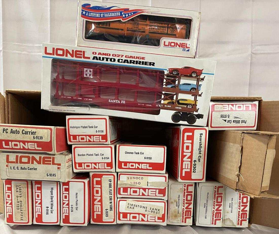 21 Assorted Lionel MPC Freight Cars (1 of 4)