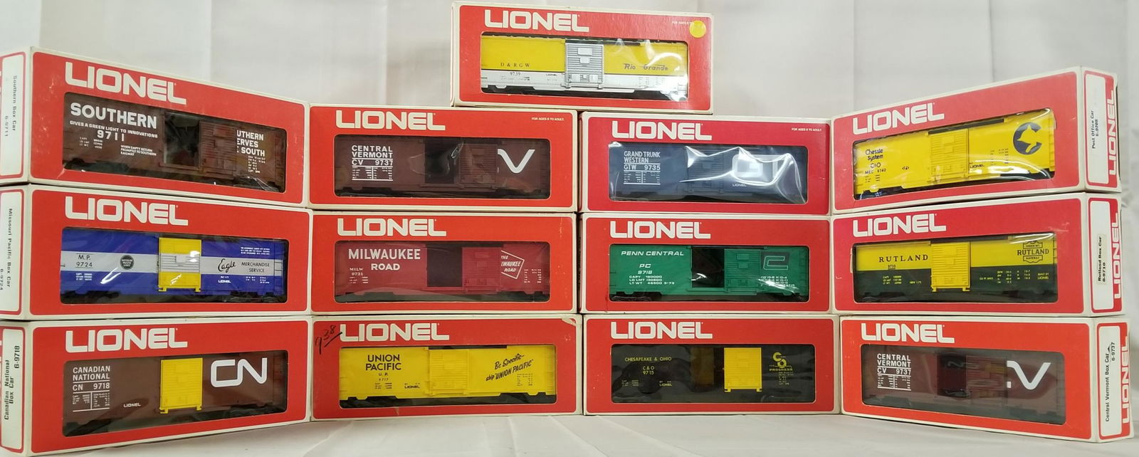13 Lionel MPC Boxcars (1 of 6)