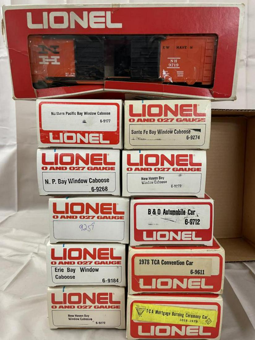 11 Lionel MPC Cabooses & Boxcars (1 of 2)