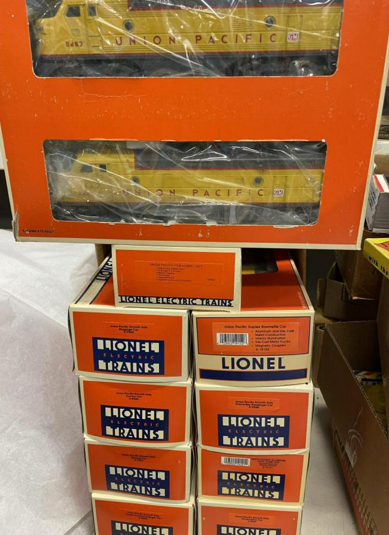 10pc Lionel UP Passenger Set (1 of 3)