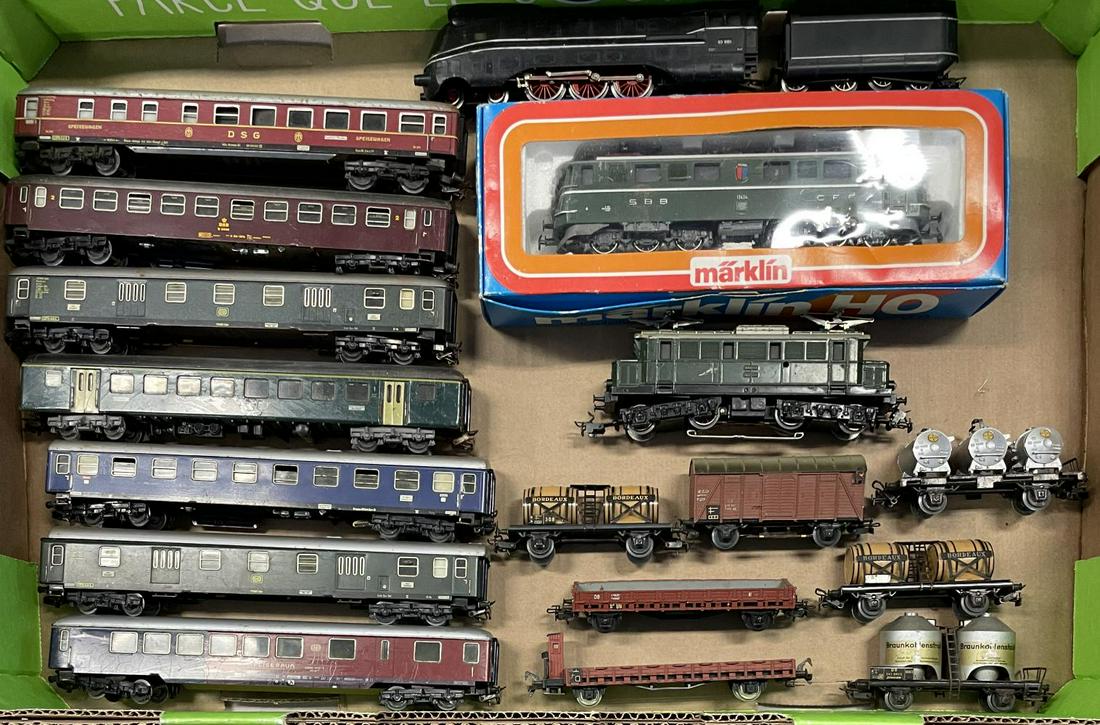 17pc Vintage Marklin HO Group (1 of 6)