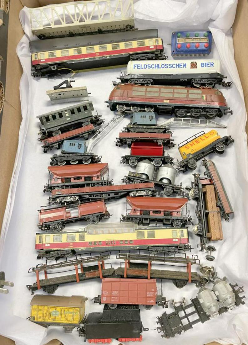 Vintage Marklin HO Tray Lot (1 of 6)