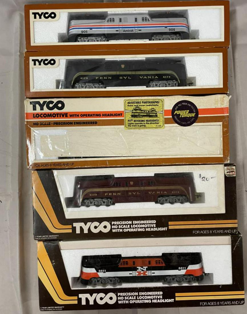 5 Boxed Tyco GG1 Electrics (1 of 3)