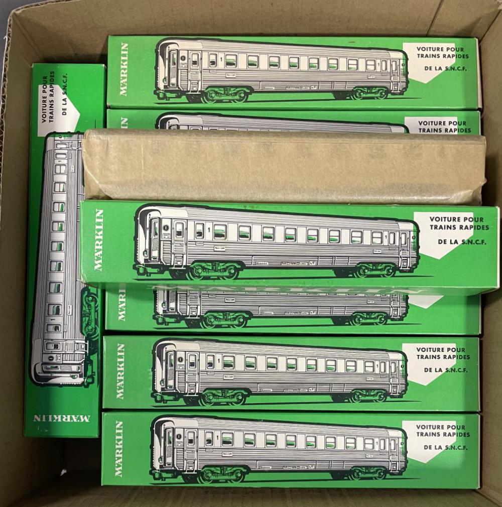 15 Vintage Store Stock Marklin HO 4050 Coaches (1 of 1)