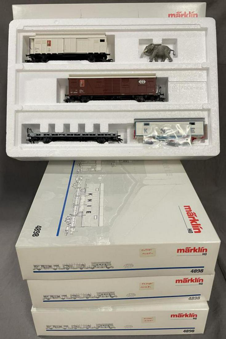 4 Marklin HO 4890 KNIE Circus Sets (1 of 2)