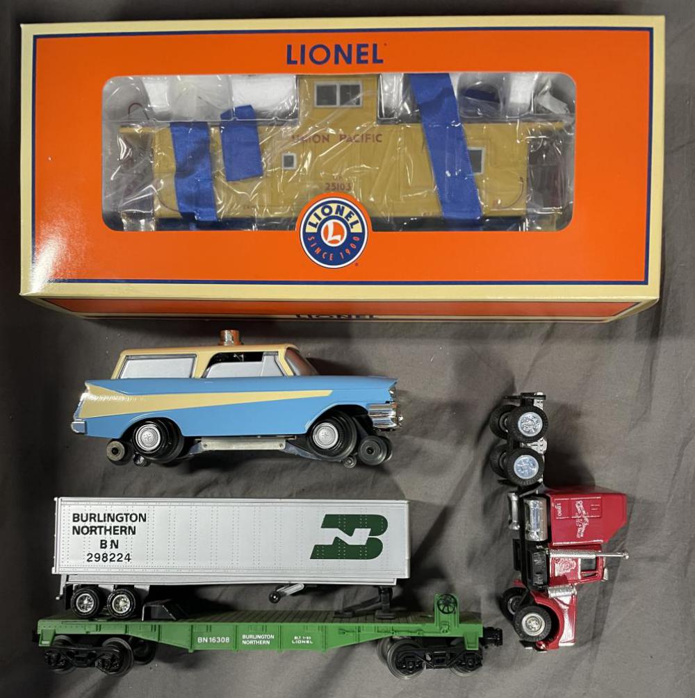 9pc Modern Lionel Group (1 of 2)
