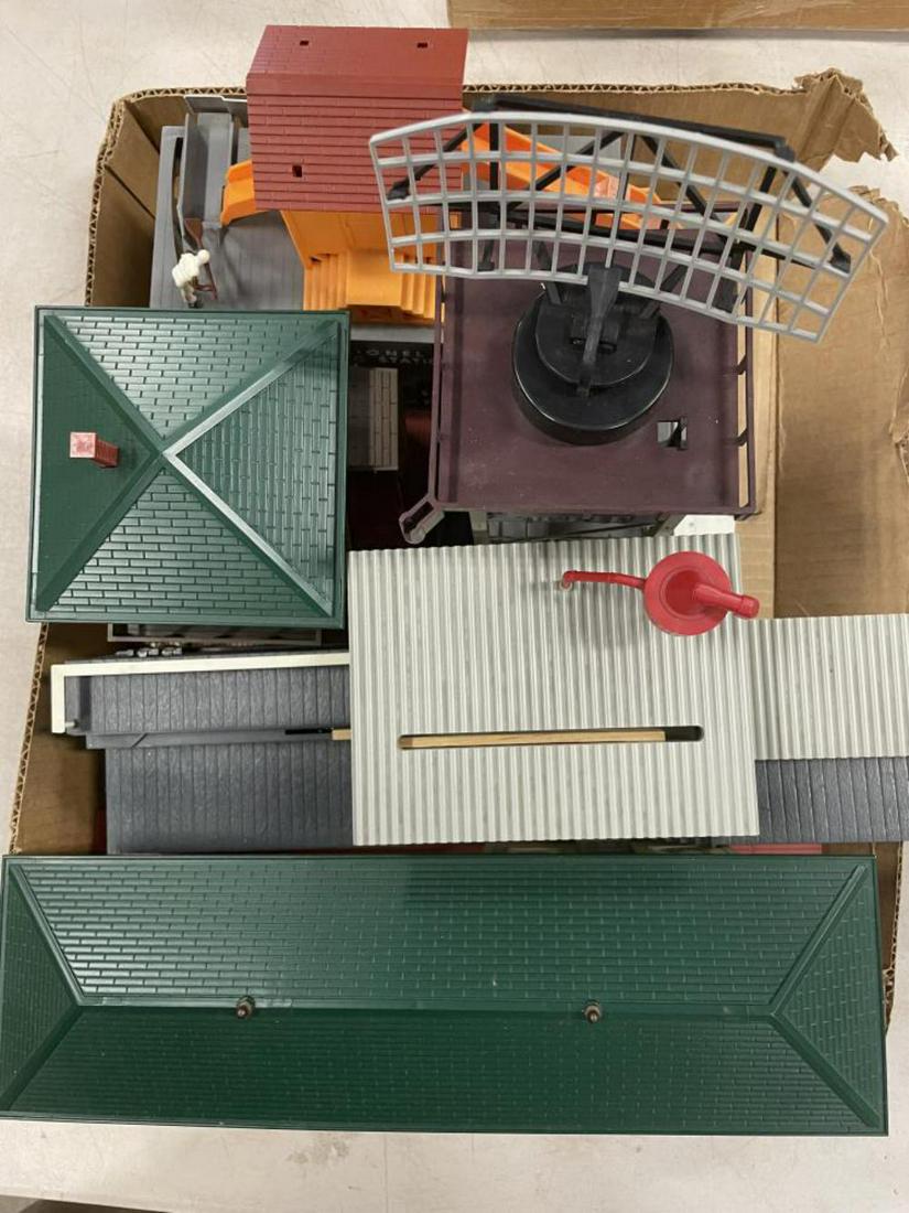 5 Lionel Modern Accessories (1 of 3)