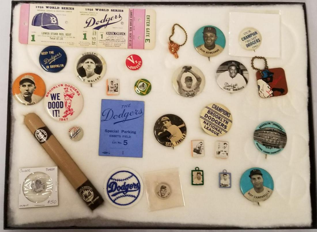 Brooklyn Dodgers Tray. Pin Backs, and other pieces (1 of 5)