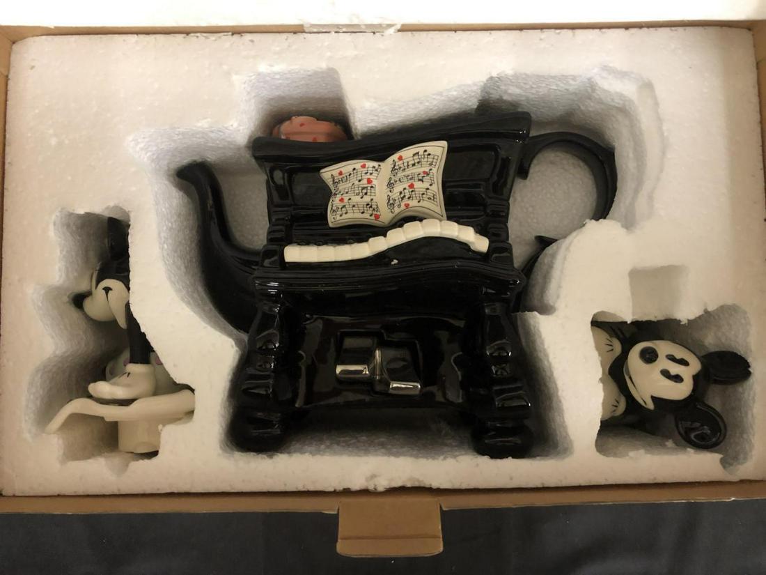 Paul Cardew. Mickey and Minnie Teapot.: Limited Edition. New in Box.
