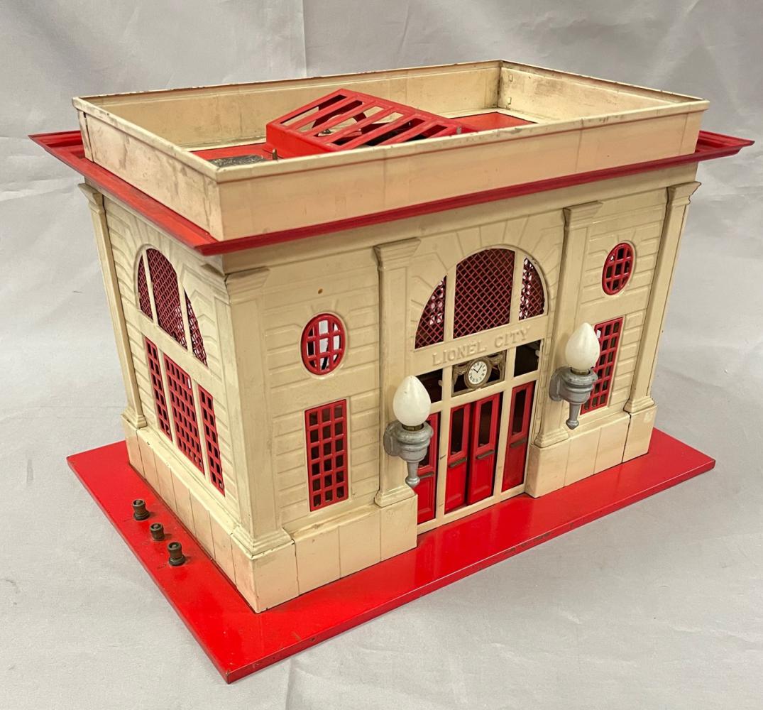 Lionel 115 Station (1 of 4)