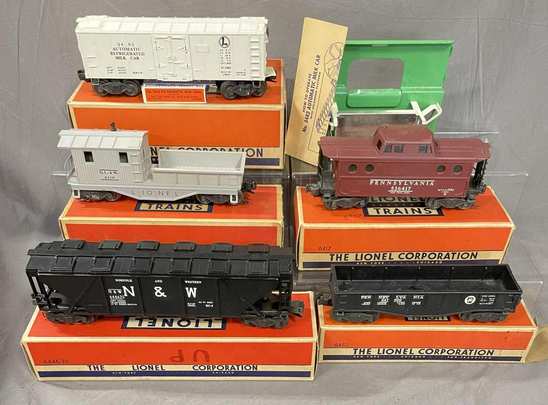 5 Clean Boxed Lionel Freight Cars (1 of 5)