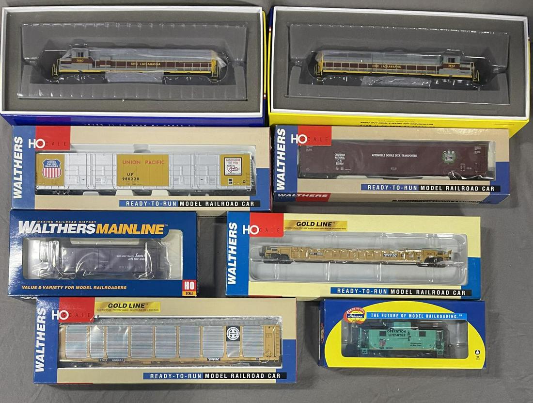 HO Dual Diesel Freight Set (1 of 3)