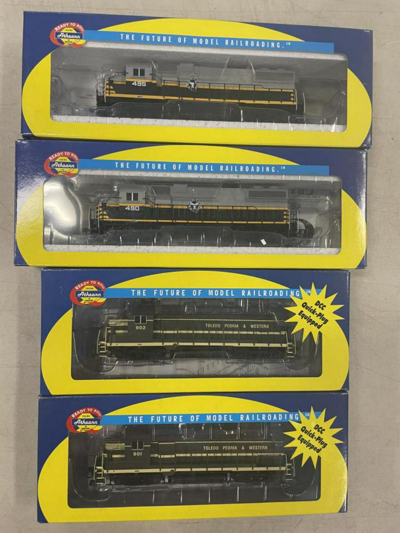 2 Pairs Athearn HO Diesels (1 of 4)
