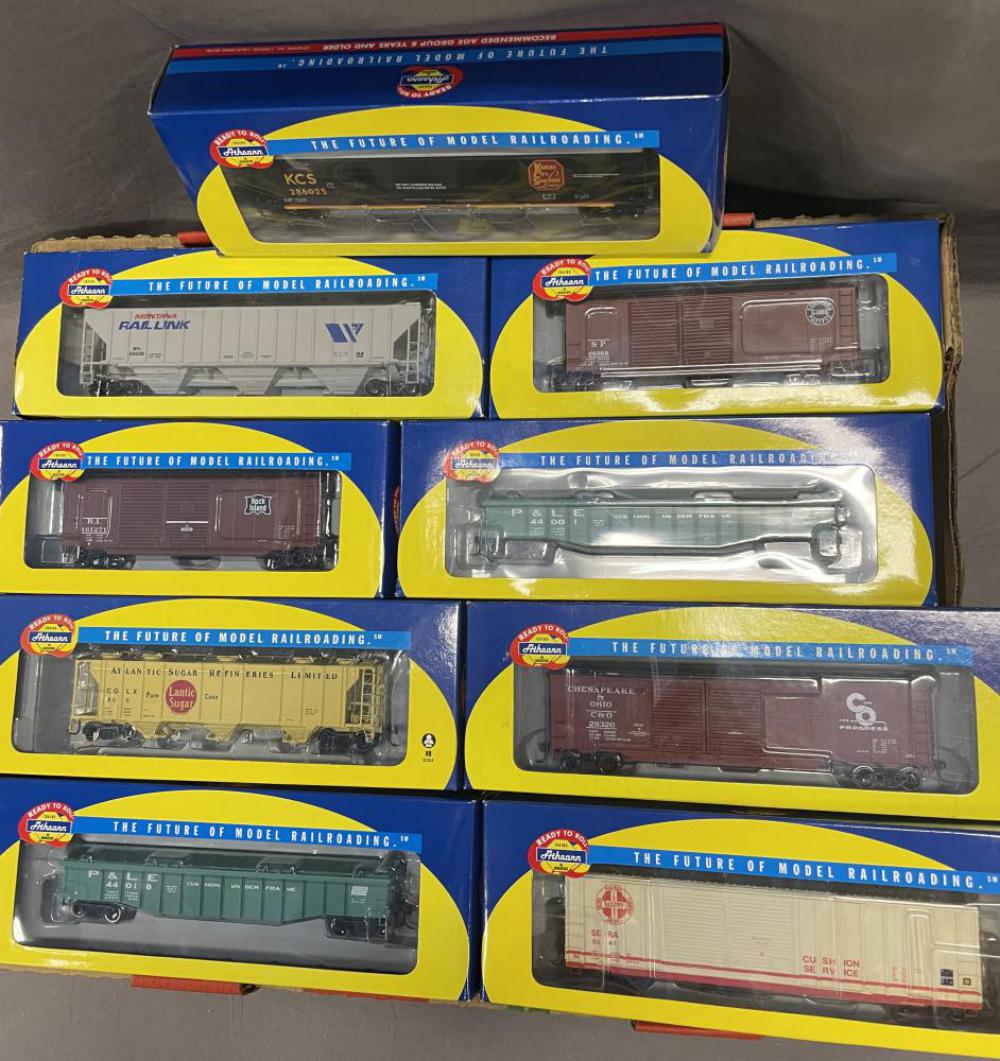 16 Assorted Athearn HO Freight Cars (1 of 2)