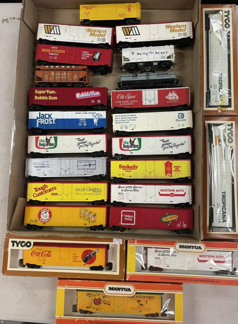 24 Tyco HO Promotional Freight Cars (1 of 9)