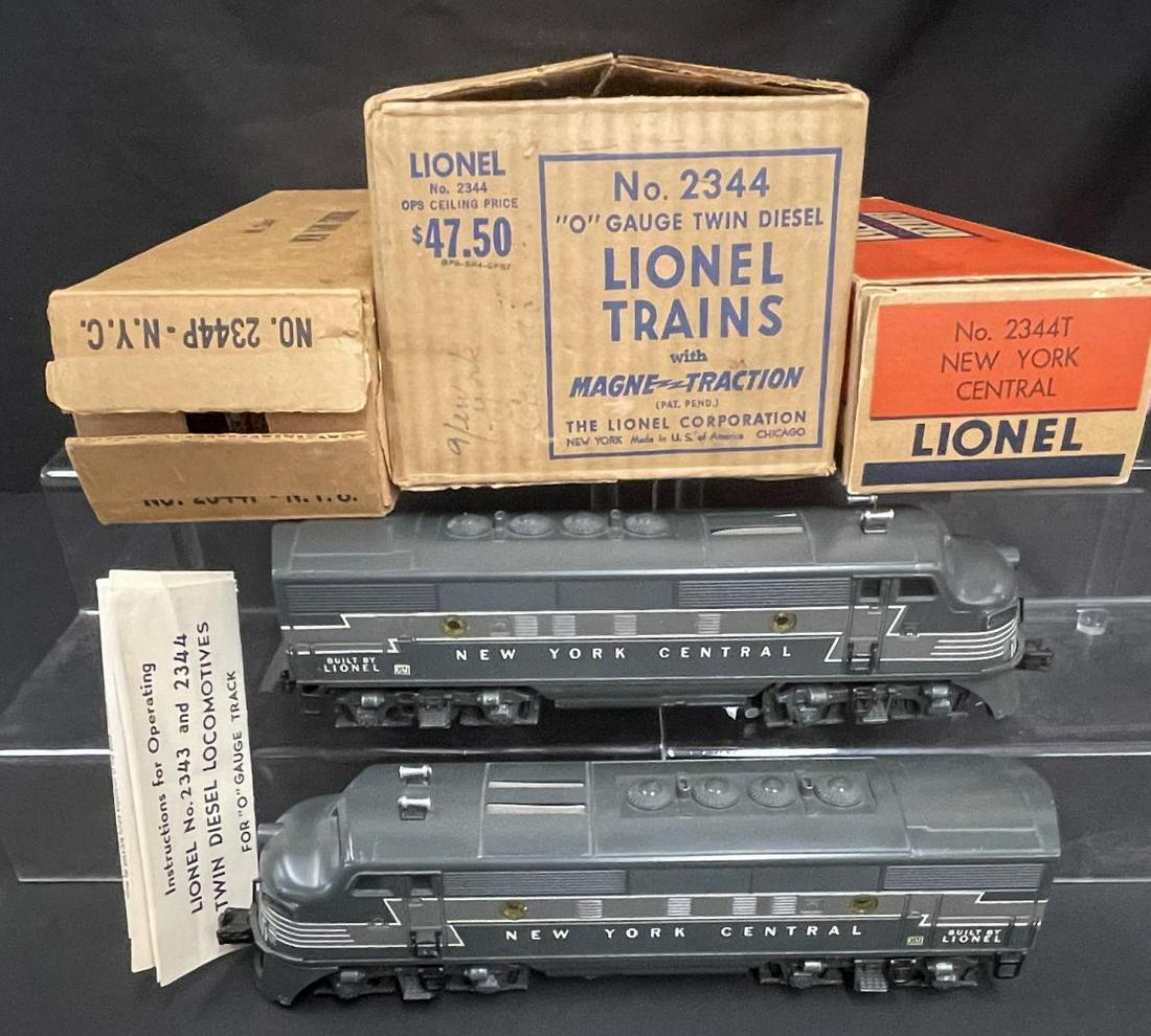 Double Boxed Lionel 2344 NYC F3 AA Diesels (1 of 5)