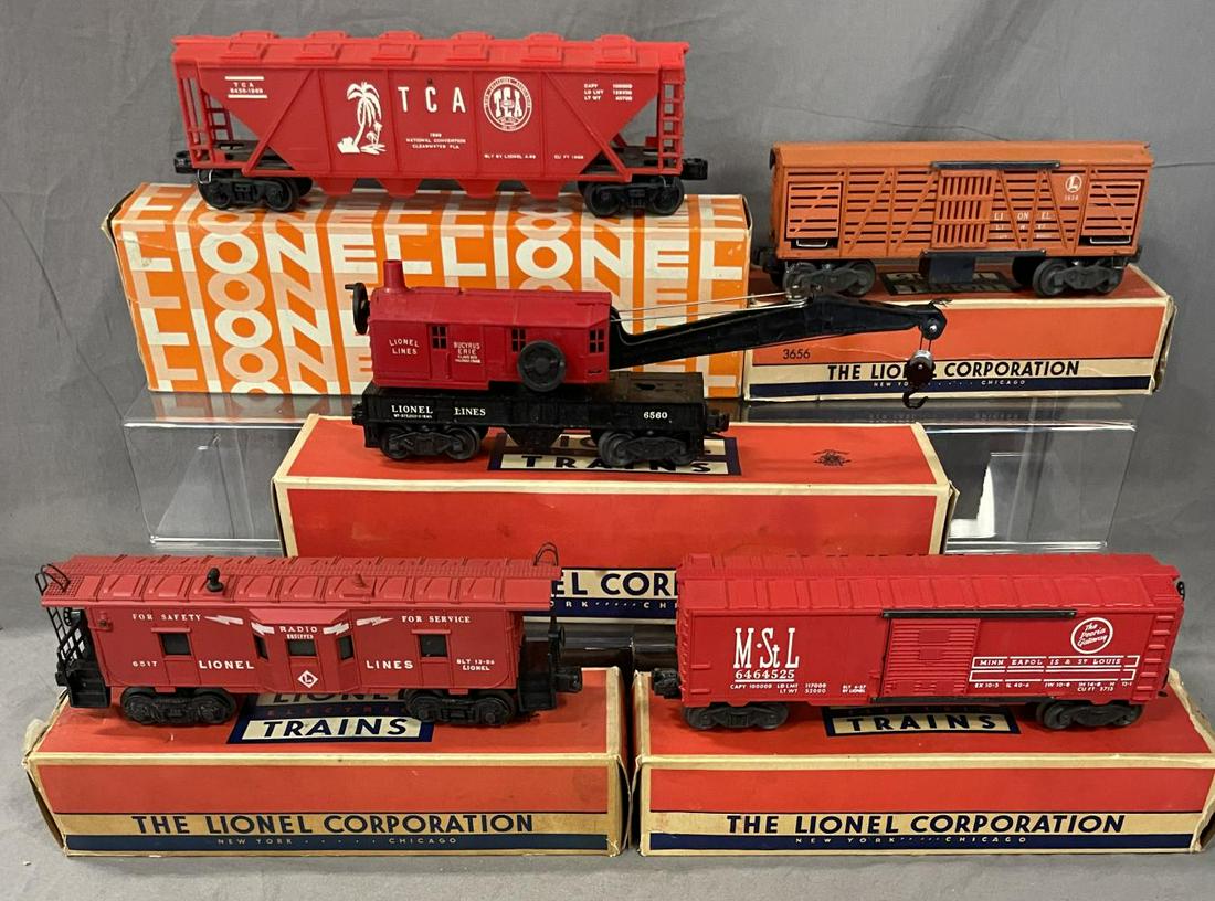 5 Boxed Lionel Freight Cars (1 of 3)