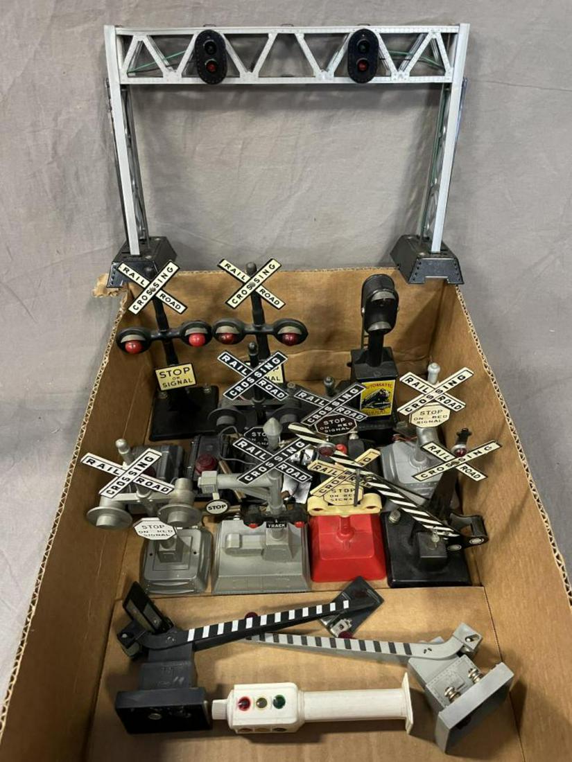 15 Assorted Marx Accessories (1 of 6)