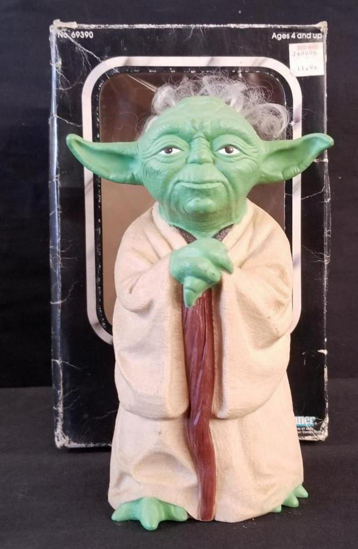 1980 Star Wars ESB YODA Hand Puppet in Box: Vintage, copyright 1980 by Kenner. Loose in opened box, no inserts or paperwork. Puppet shows some signs of playwear, and could use a quick cleanup. Comes in the original box which shows overall wear