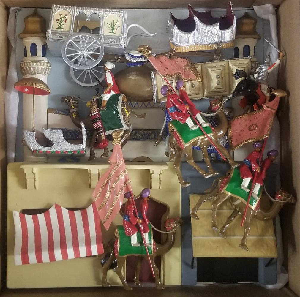Toy Soldier Lot: Mixed Makers with vintage and modern throughout. See images for details.