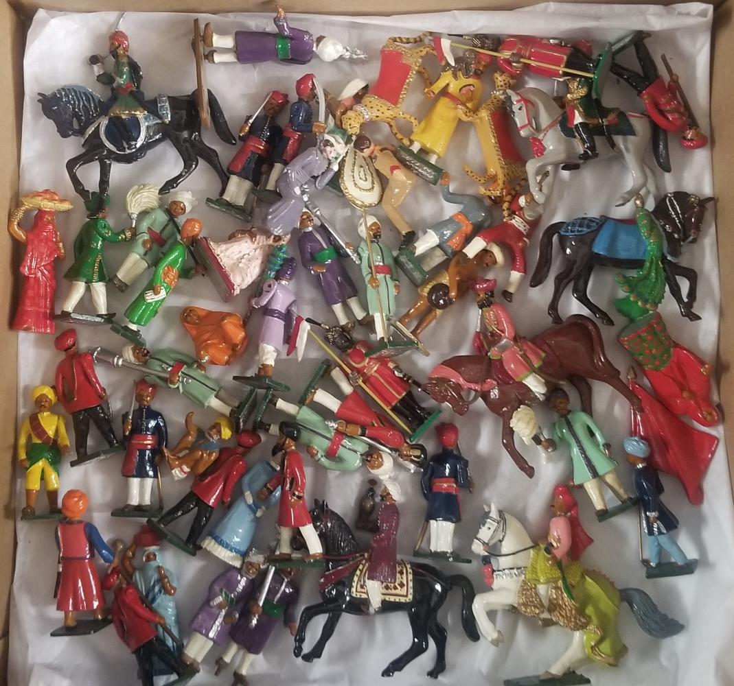 Toy Soldier Lot: Mixed Makers with vintage and modern throughout. See images for details.