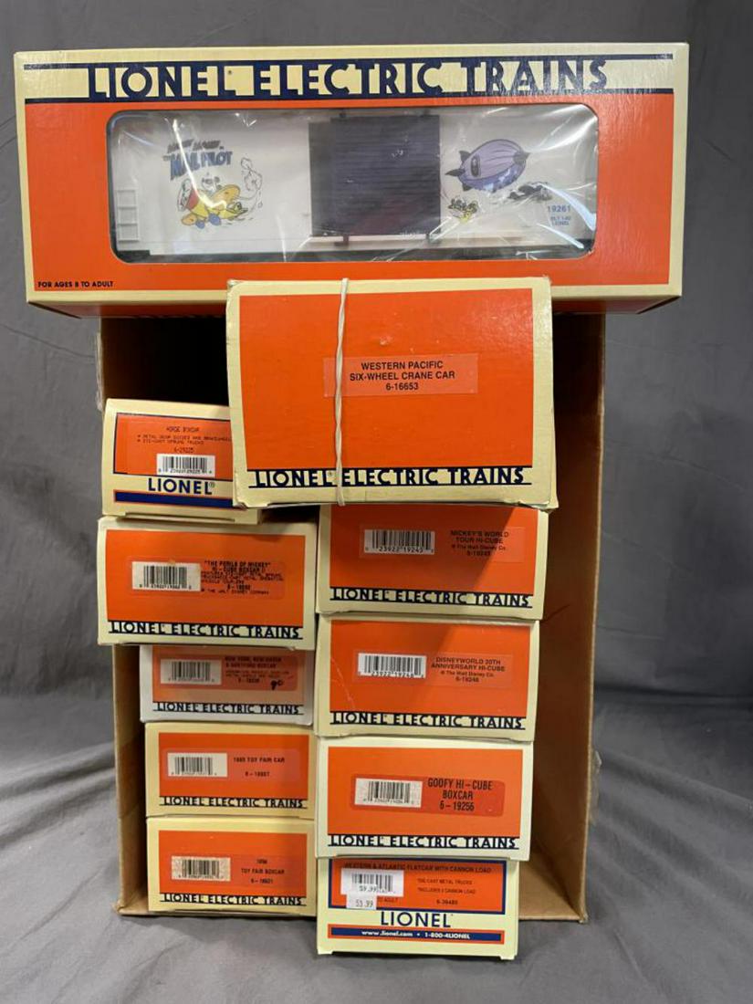 11 Lionel Freight Cars (1 of 3)