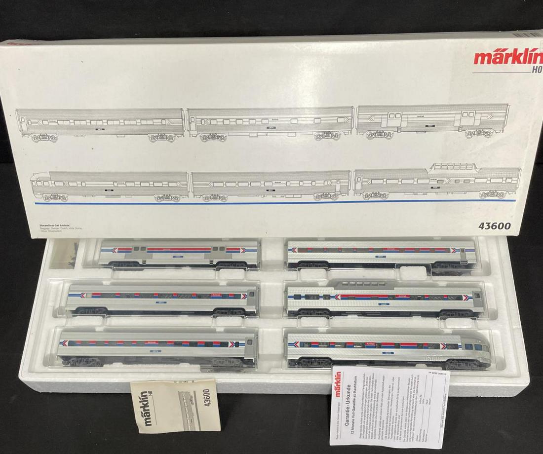 Marklin HO 43600 American Amtrak Passenger Cars (1 of 4)