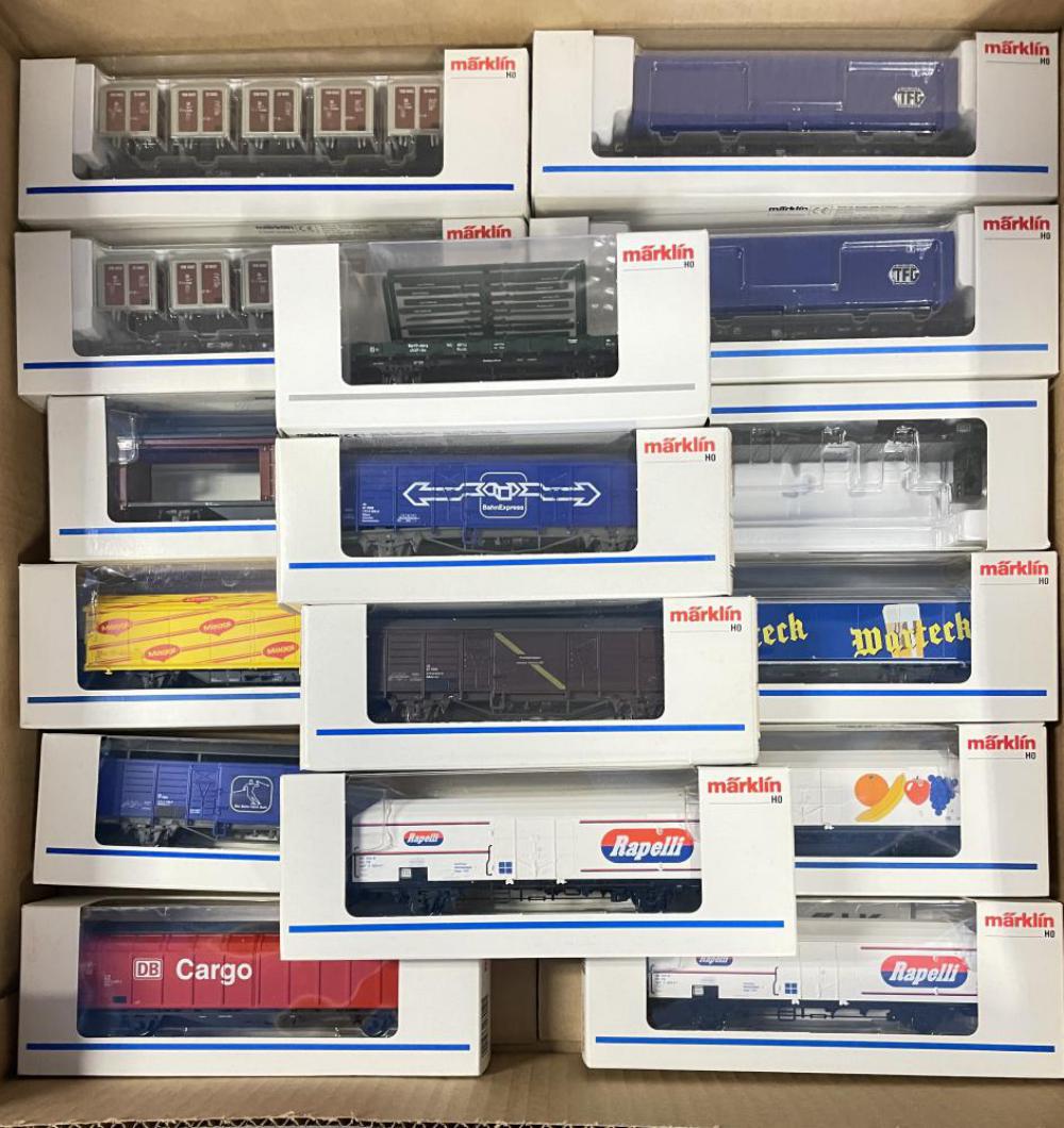 16 Marklin HO 4-Wheel Freight Cars (1 of 4)