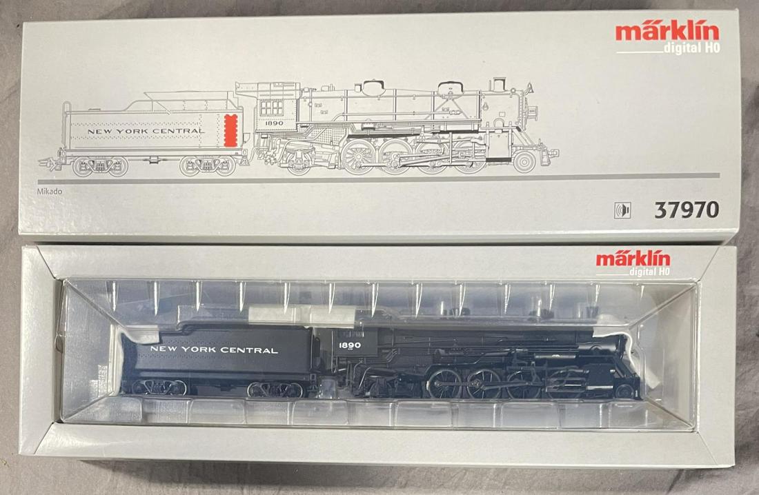 Marklin HO 37970 USA NYC Mikado (1 of 3)