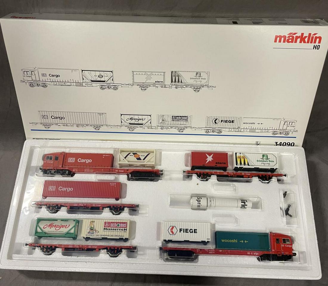 Marklin HO 34090 Riviera Express Cargo Train (1 of 3)