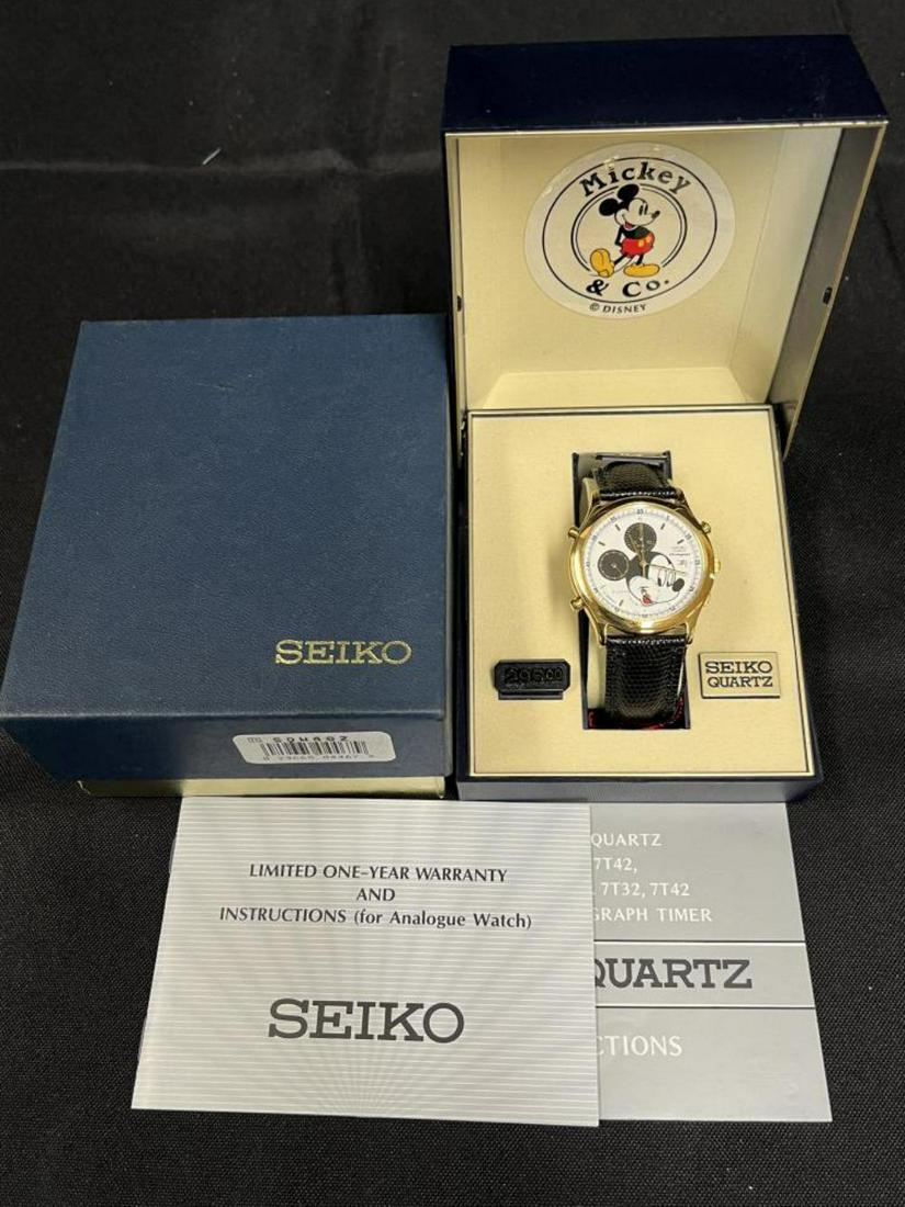 Men's Disney Seiko Mickey Mouse Chronograph Watch (1 of 4)