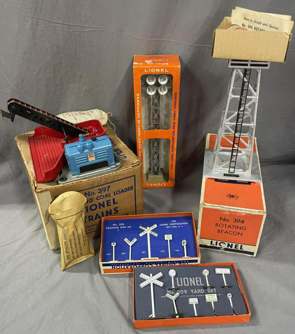5 Boxed Lionel Accessories (1 of 6)