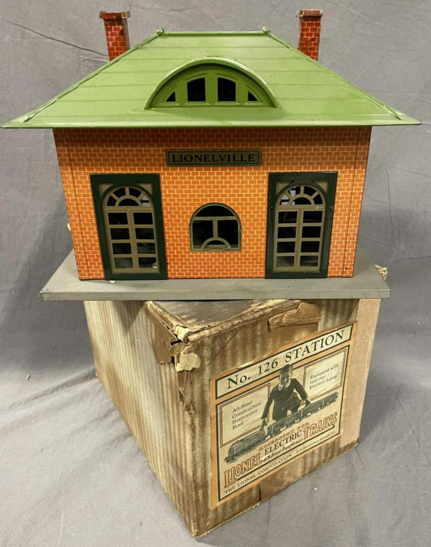 Nice Boxed Early Lionel 126 Station (1 of 3)