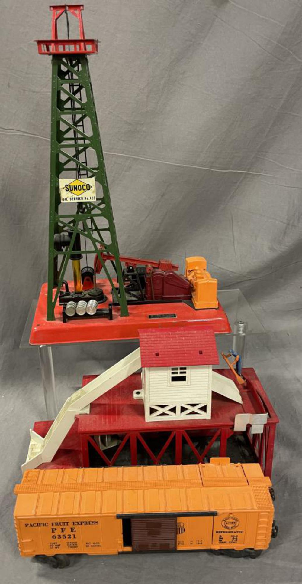 Lionel 455 & 352 Operating Accessories (1 of 6)