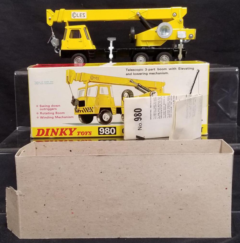 Dinky No. 980 Coles Hydra Crane Truck (1 of 3)