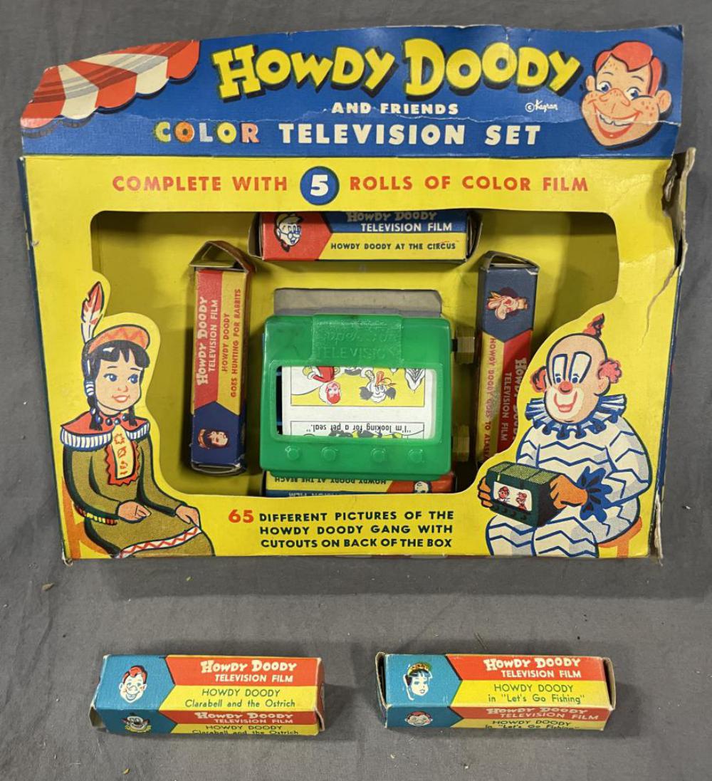 Boxed Lido Howdy Doody Color TV Set (1 of 4)