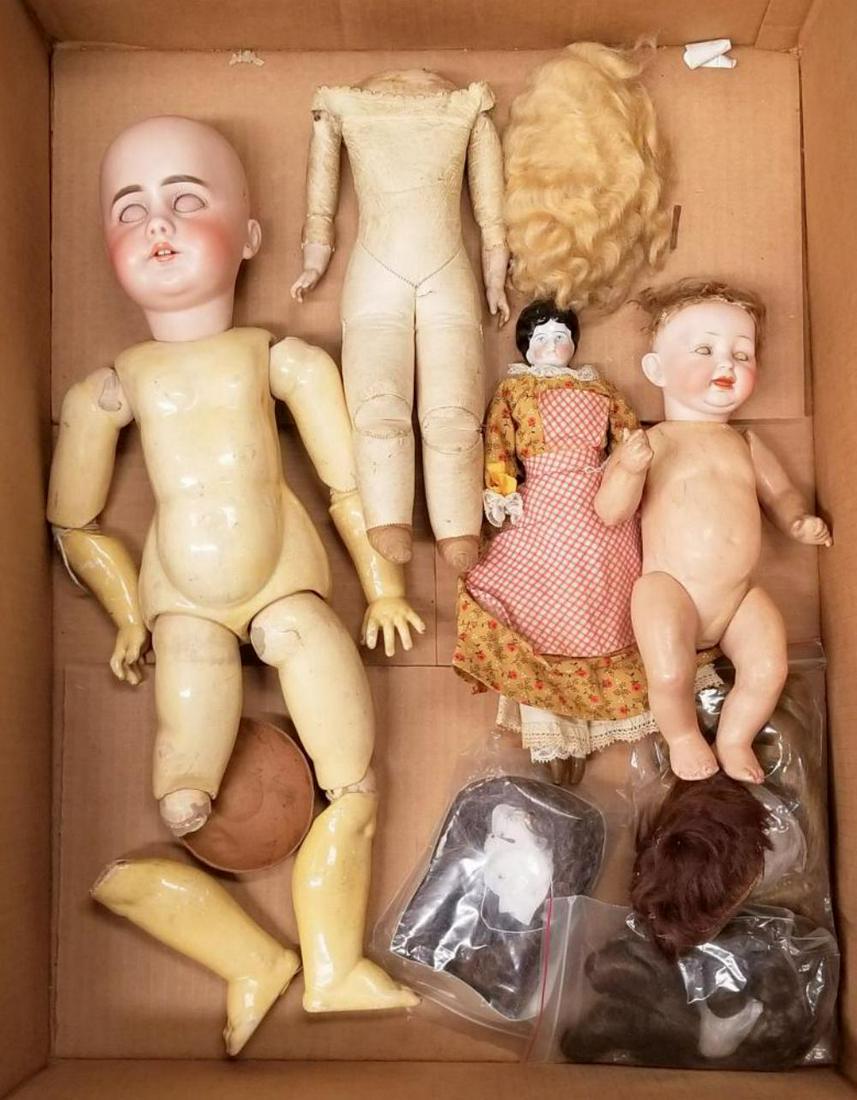 Mixed Estate Doll Lot (1 of 9)