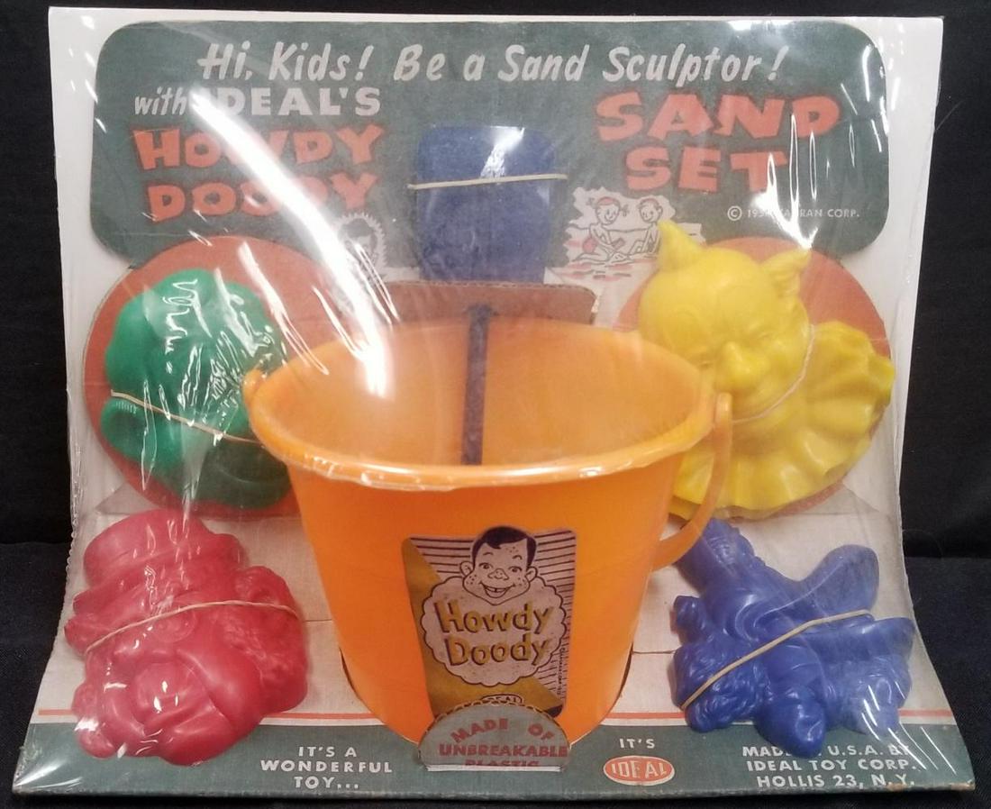 Ideal Howdy Doody Sand Set (1 of 4)