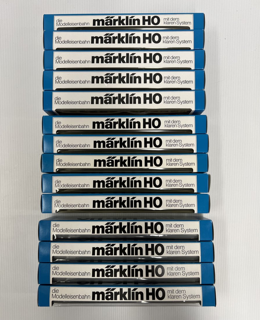 14 Marklin HO Passenger Cars (1 of 2)