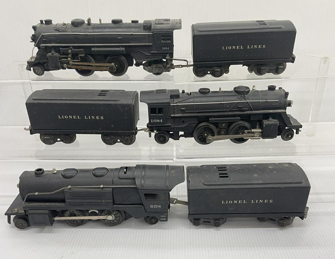 Lionel 1664, 1684 & 258 Steam Locos: Includes a 258 late loco1689TX tender, nice; 1684 Loco 1689T tender, showing light play wear; 1664; 2689W tender, flux oxidation on frame under neath, rods rusty.