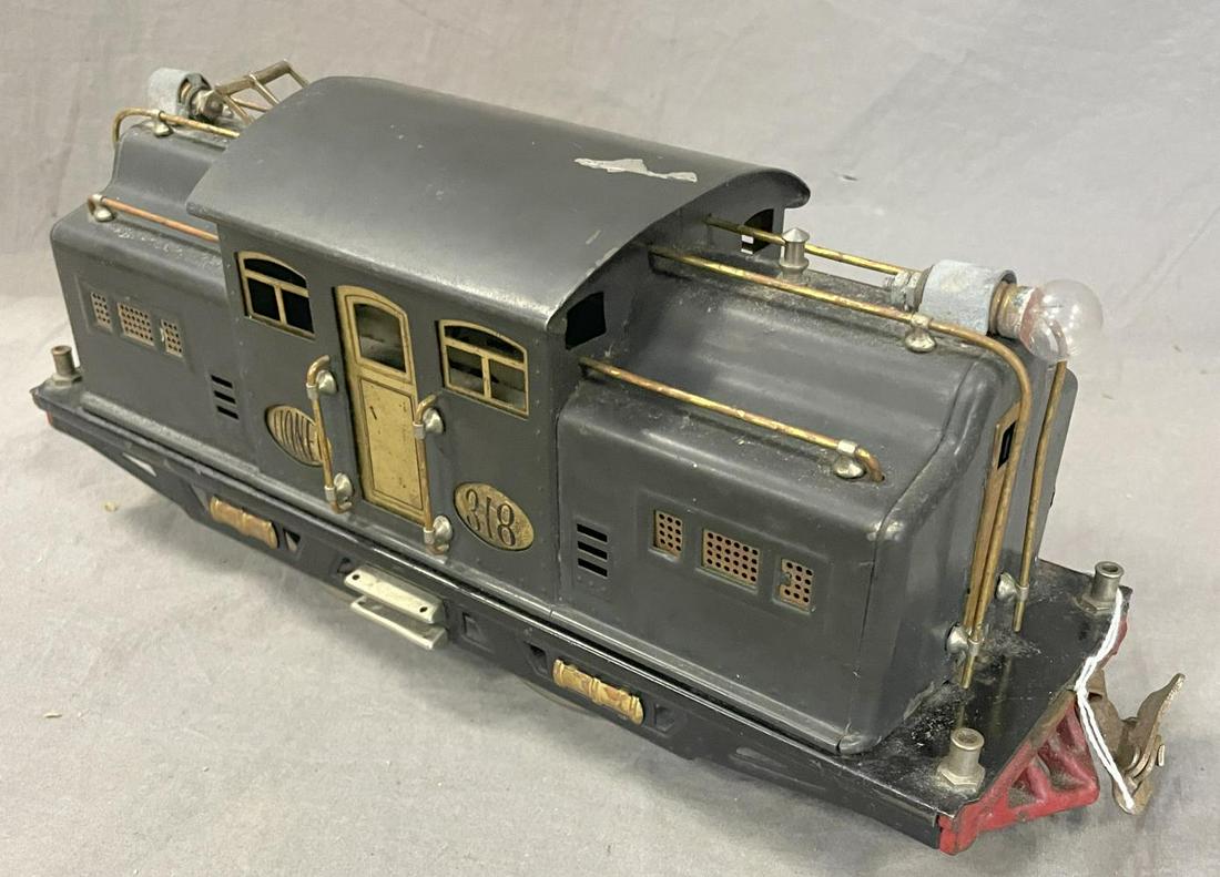 Early Lionel 318 Center Cab Electric (1 of 4)