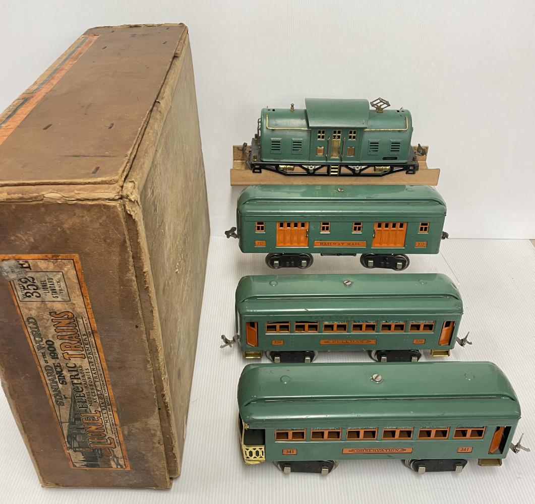 Boxed Lionel 10E Passenger Set 352E (1 of 10)