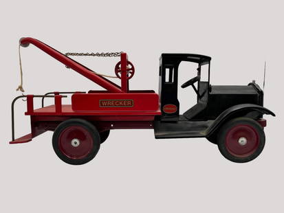 Keystone Pressed Steel Packard Wrecker: Keystone pressed steel Packard Wrecker. Restoration evident. Approx. 25 inches long.