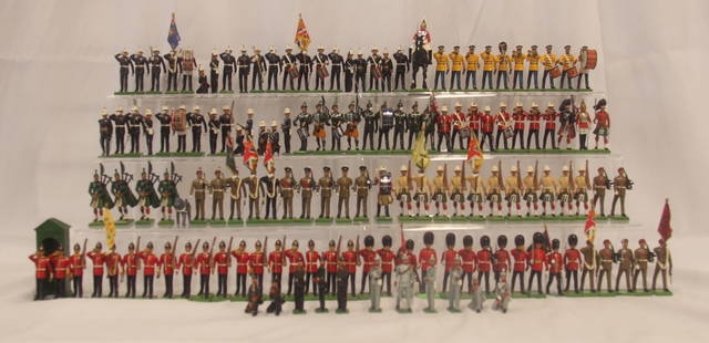Modern Britains Toy Soldiers: Approx. 140 pieces of modern Britains from various sets.