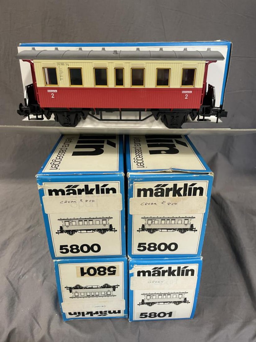 5 Marklin 1 Gauge Passenger Cars (1 of 3)